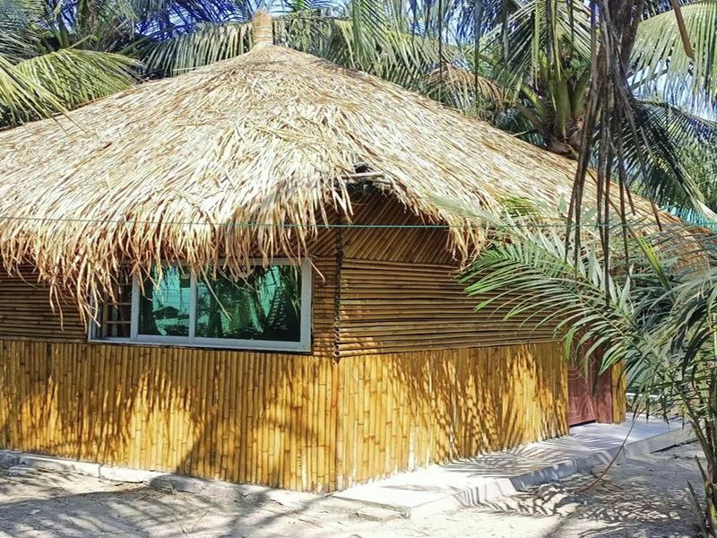 Bamboo Cottage Couple